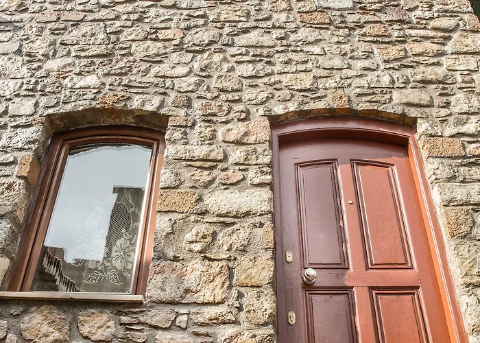 Two Stone Homes Metis *