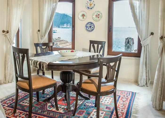 Two Stone Homes Metis Μαρμαρίς