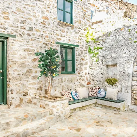 فيلة Two Stone Homes Metis